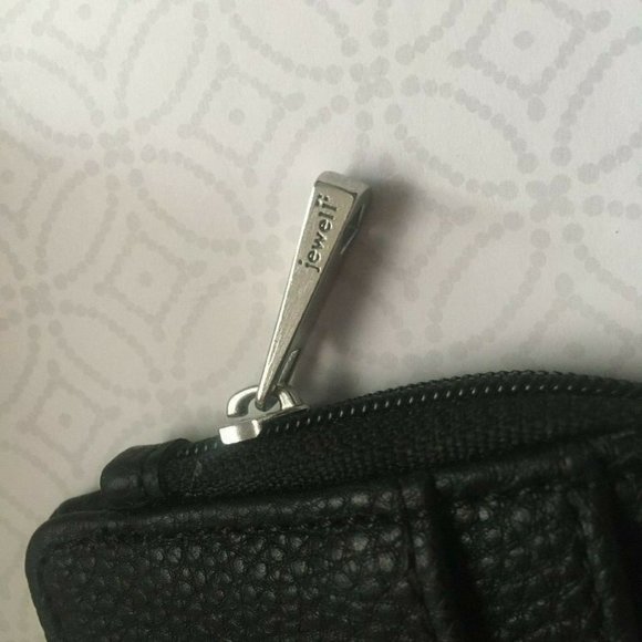 THIRTY ONE Traveler Card Wallet - Black Distressed Pebble. Very gently like-new - Picture 5 of 6